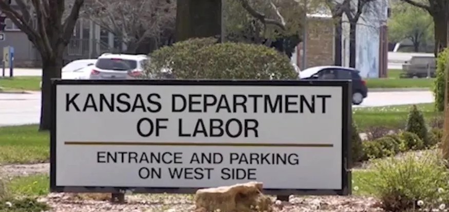 Solicitar y reclamar el seguro por desempleo de Kansas.