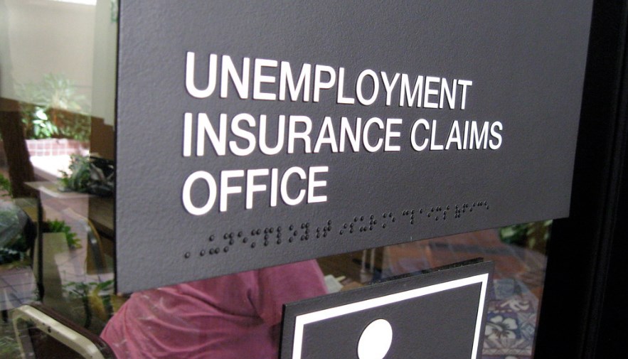 Solicitar y reclamar beneficios del seguro por desempleo de Minnesota.